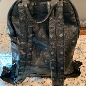 Medium Backpack